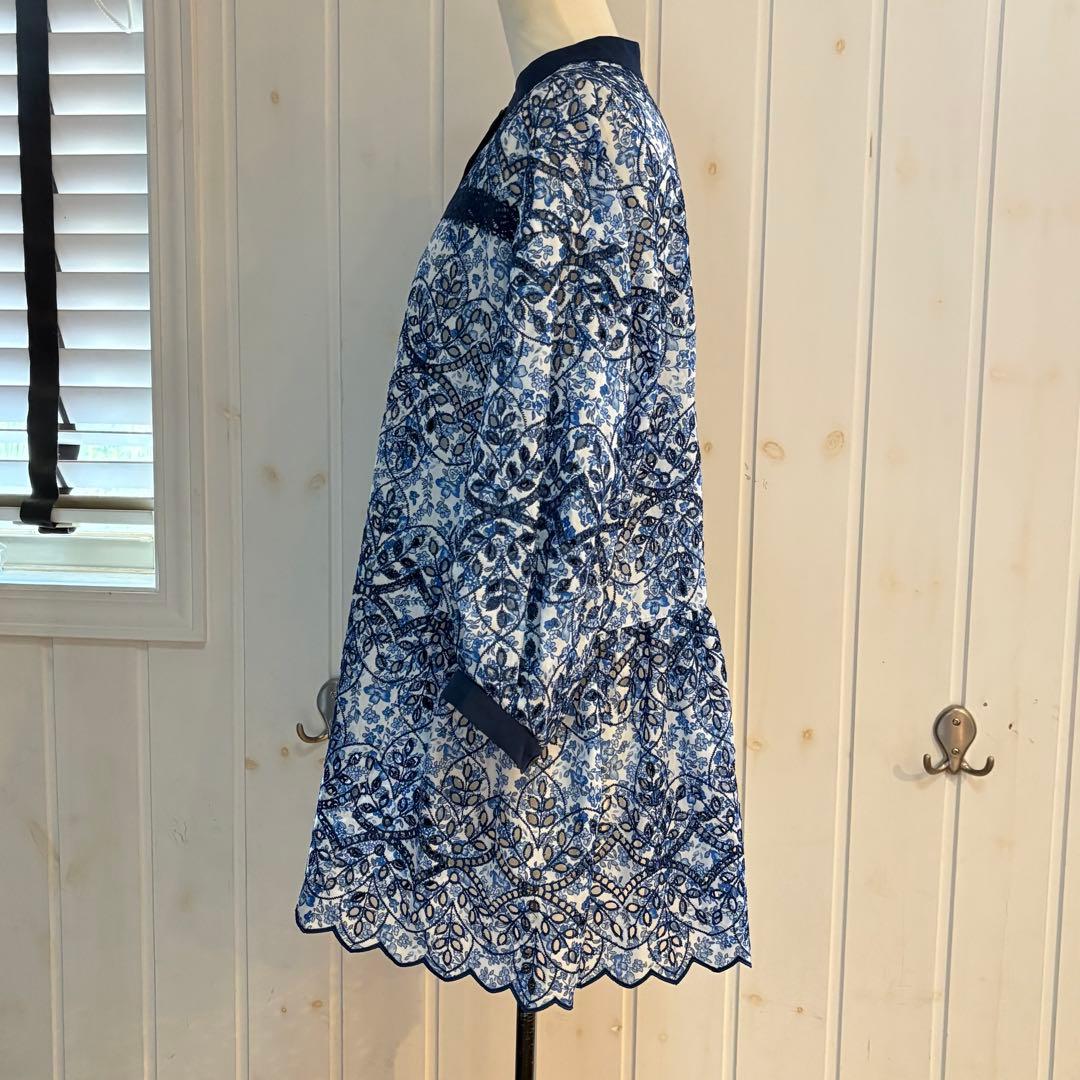 美品　lelian レース　シャツブラウス　青　刺繍　11号　花柄