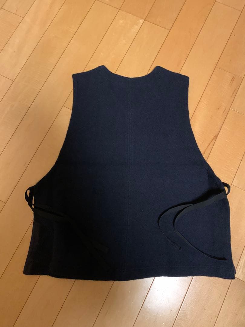 ゆうたん。今季 ネストローブ クォーターフェイスエプロンベスト