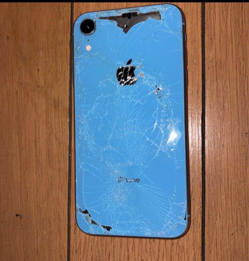 iPhoneXR ジャンク品　背面割れ