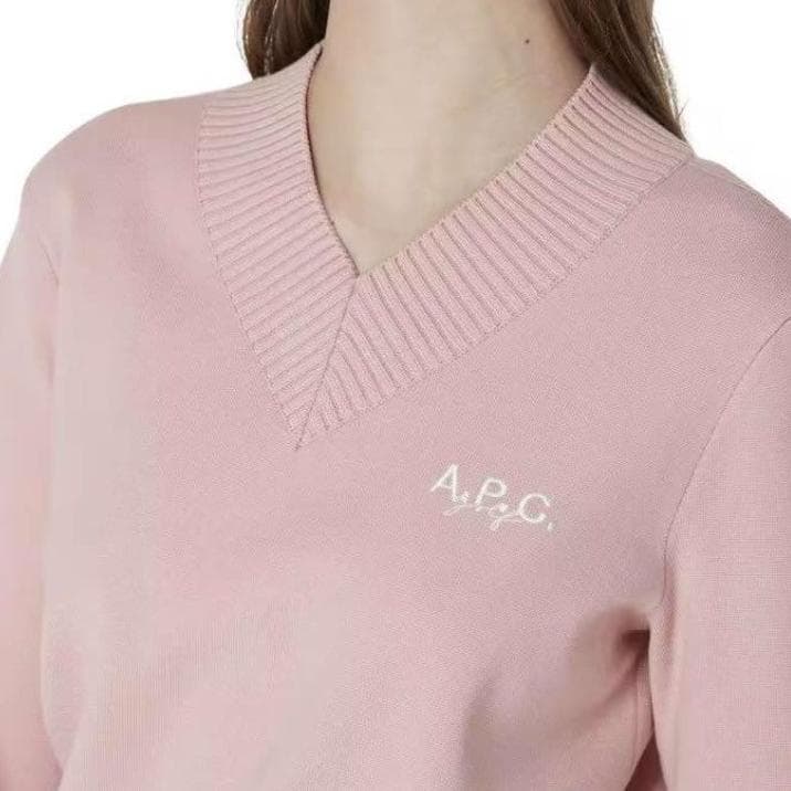 ●●2色・3サイズ●●A.P.C. バックスクリプトVネックセーター・長袖ニット