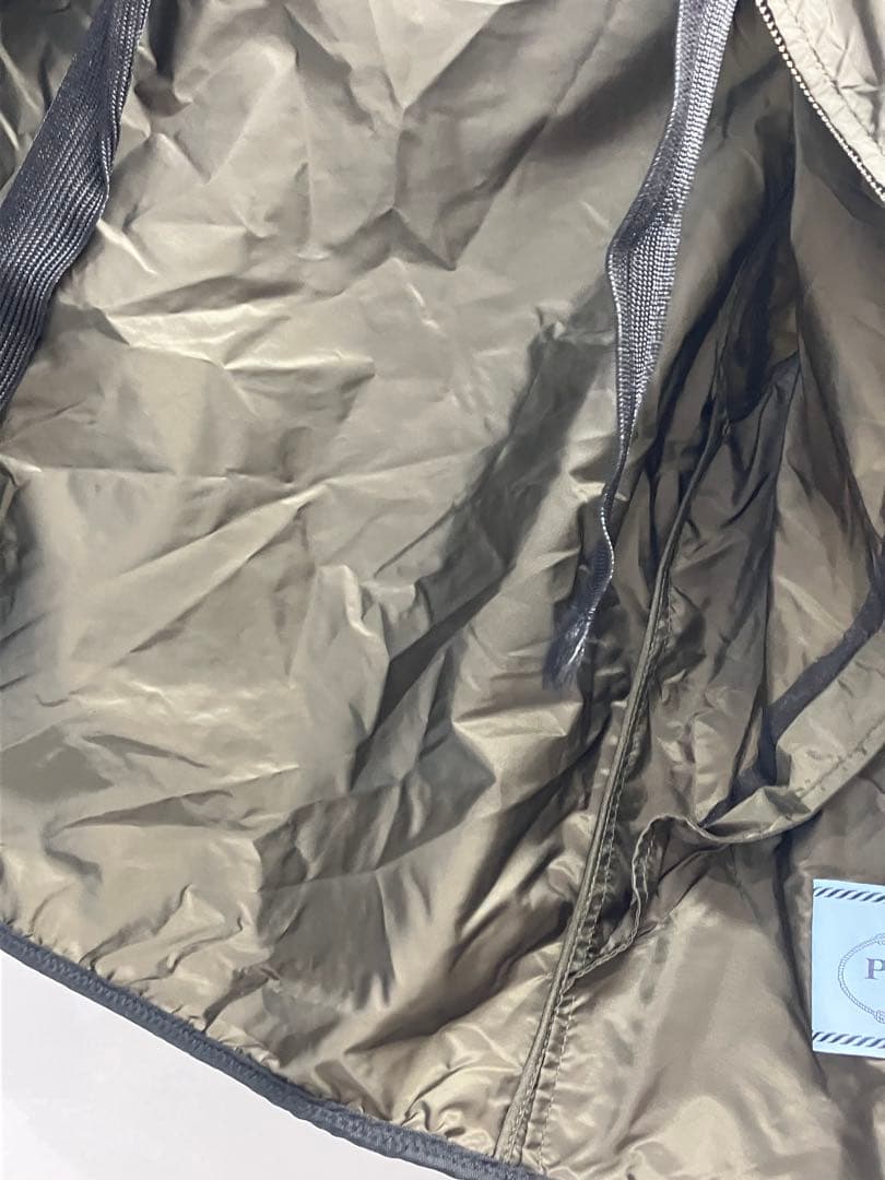 プラダ ナイロンパーカー カーキ サイズ38 レディース 【3636】