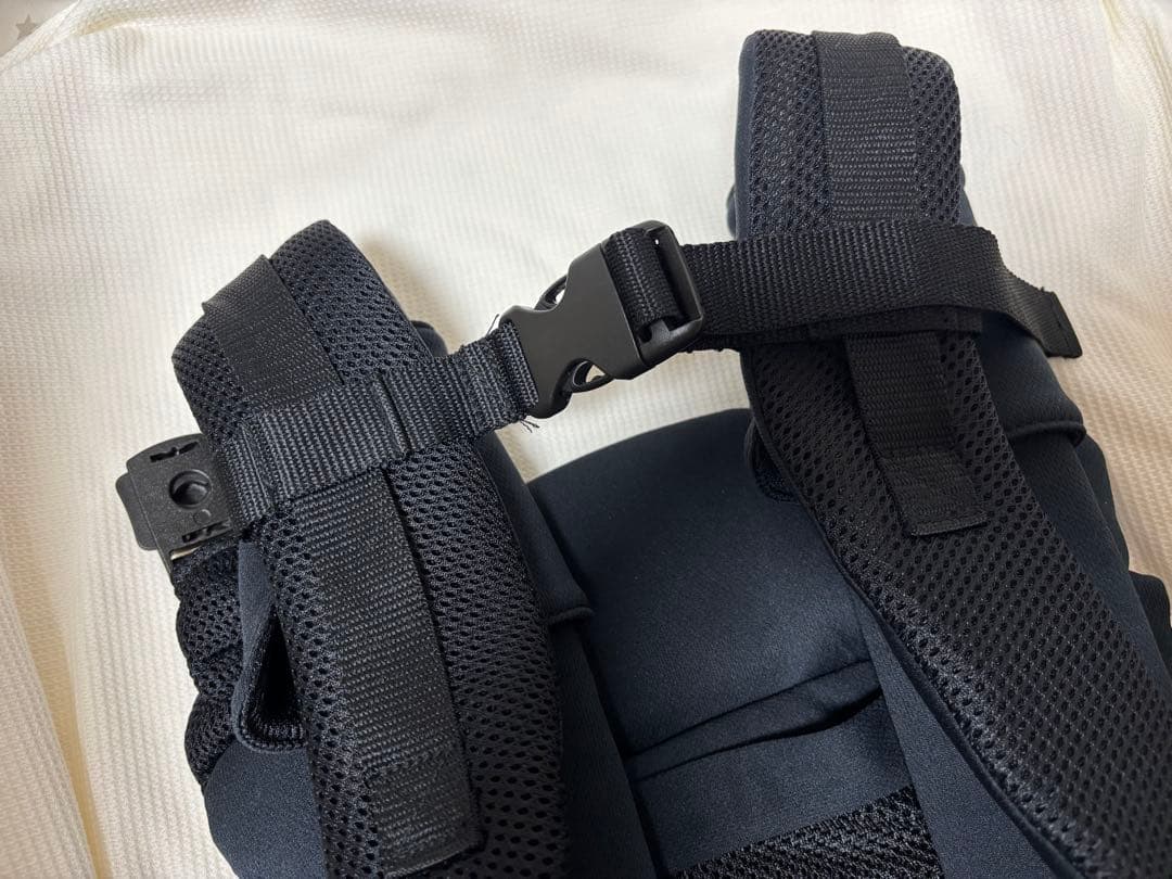 【ささ様◆専用】美品◇Aprica ラクリス 抱っこ紐 ブラック◇箱 付属品あり