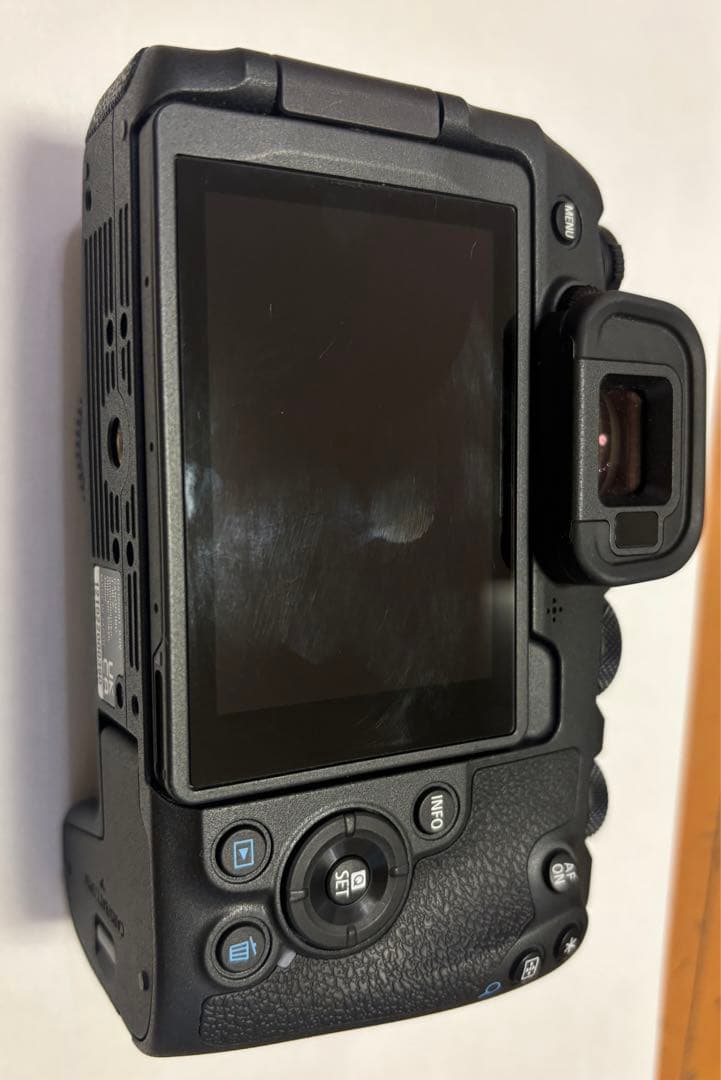 Canon EOS R8 [ボディ 35mmフルサイズ ミラーレスカメラ]