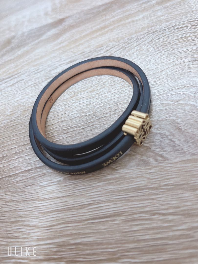 LOEWEツイストバングル