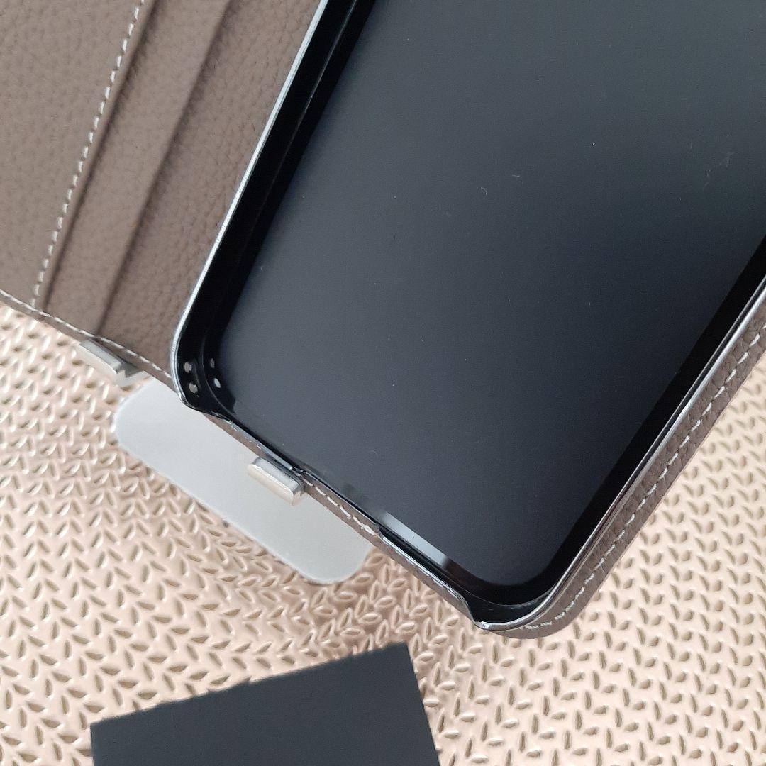 ボナベンチュラiPhone14Plusダイアリーケース　エトープ　シュリンクレザ