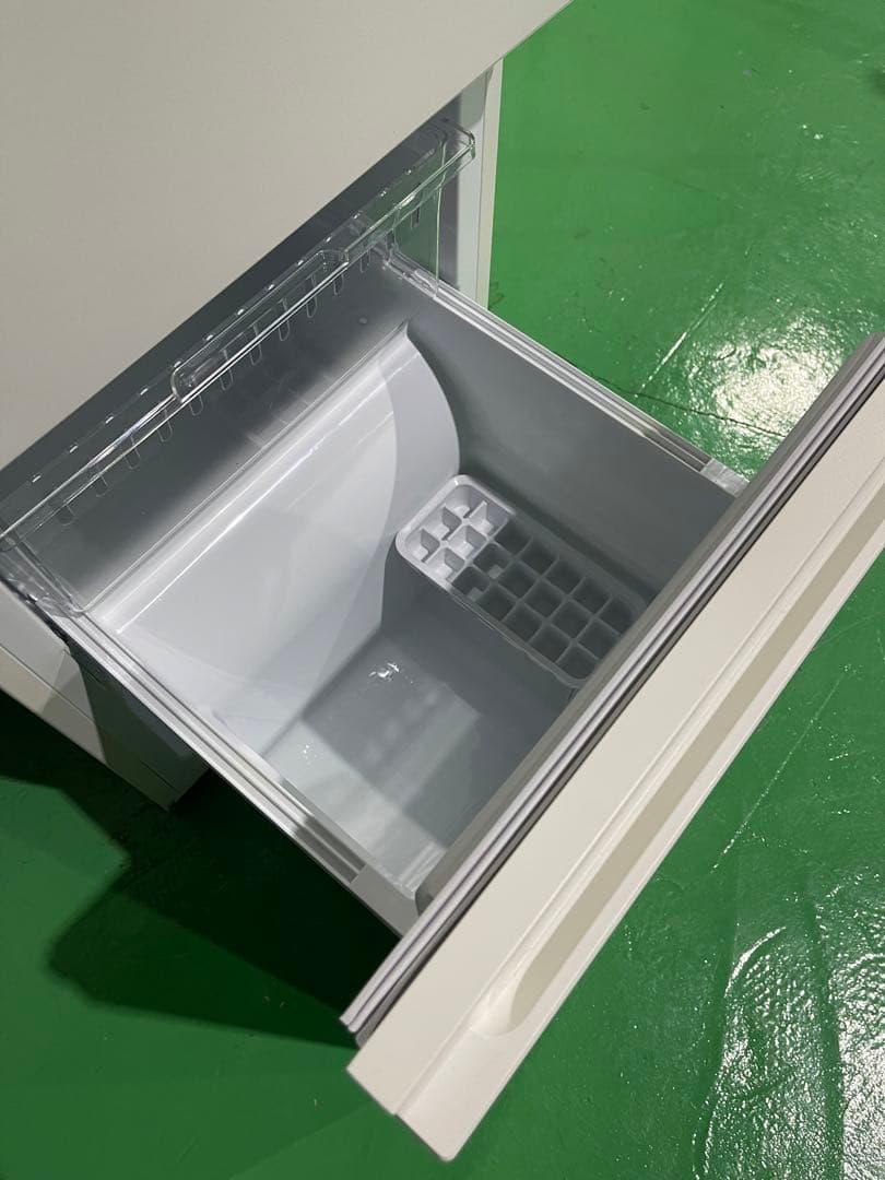 【Panasonic】ノンフロン冷凍冷蔵庫　NR-B16C1-W 2024年製