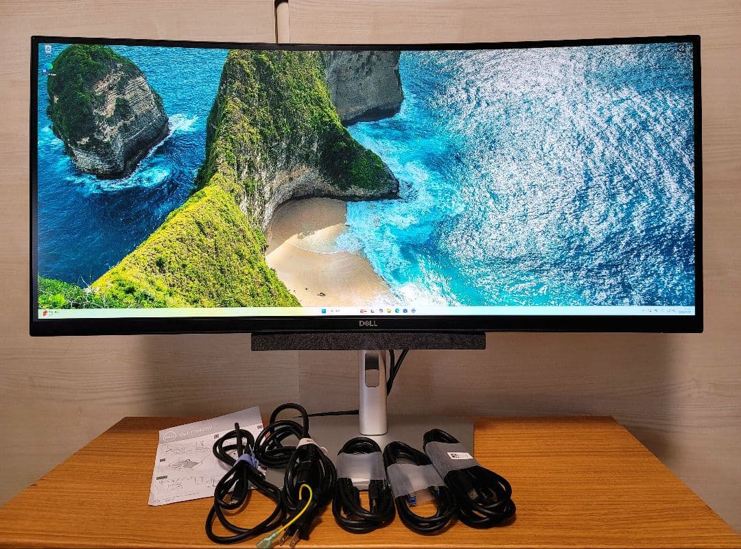 ひろ　Dell 34 曲面 モニター P3421W ＆専用サウンドバー付