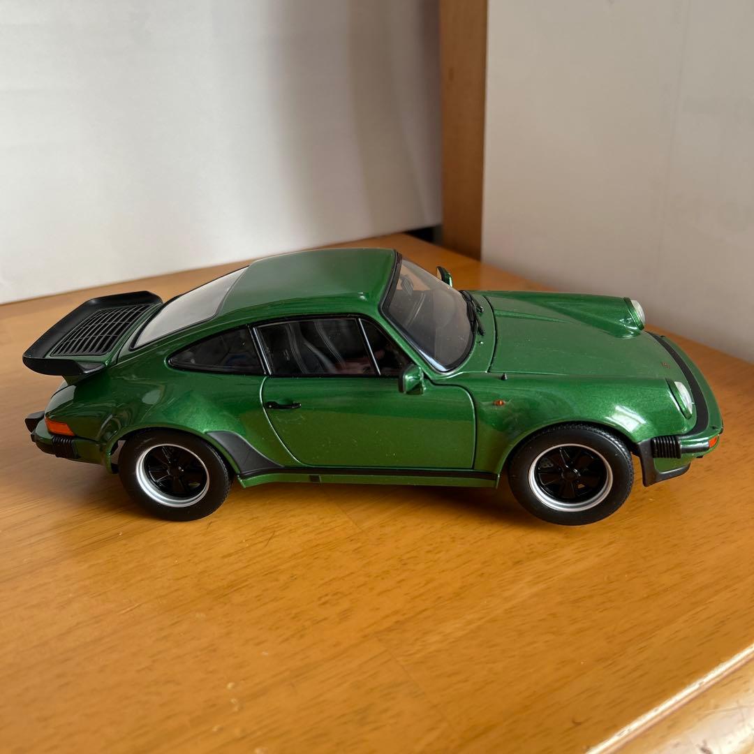 1/18ノレブ　ポルシェ911ダーボー