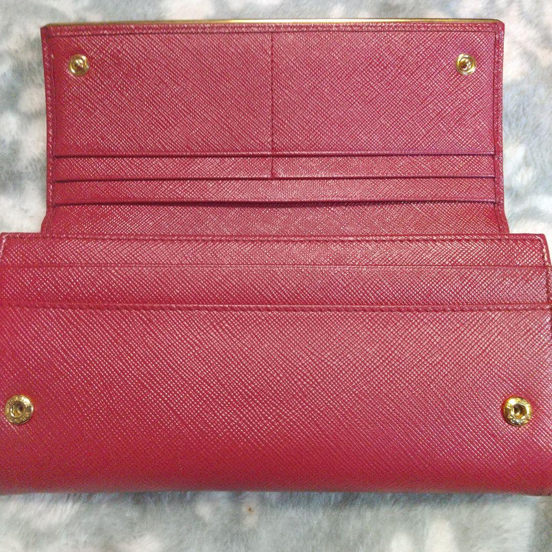 PRADA サフィアーノメタルラインレッド系 長財布