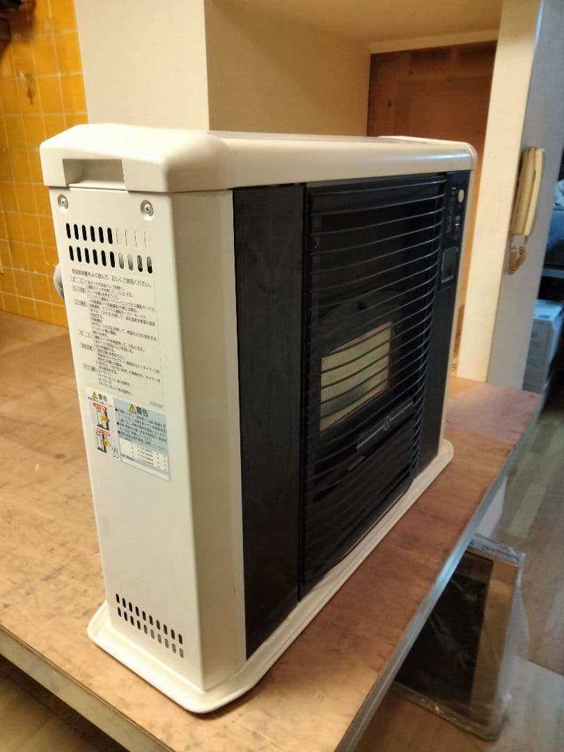 傷汚れあり引き取り及び近郊配達限定！サンポットFF石油ストーブ220年式中古年式