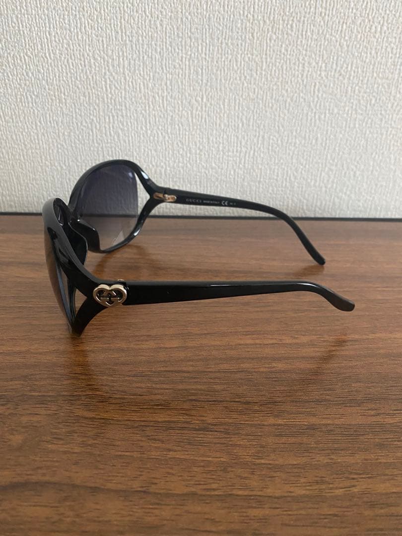 MONOTONE！GUCCI サングラスハートレディース黒ケース付き度なし