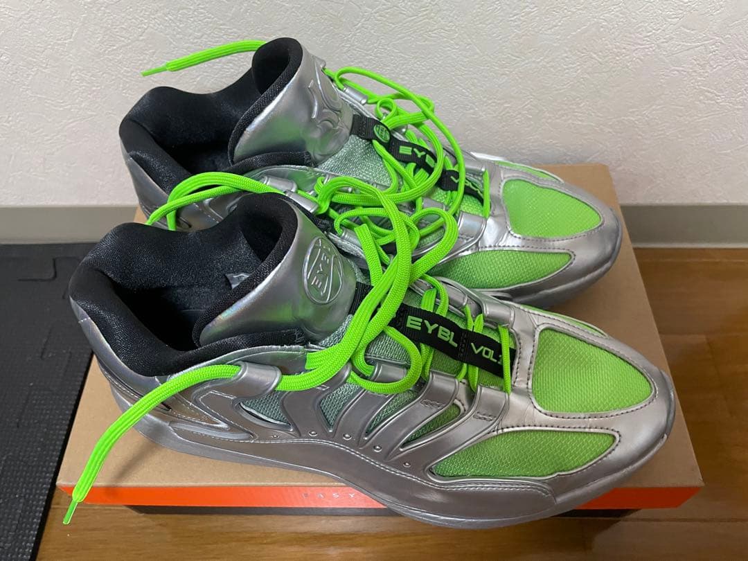 シューズ(男性用) KD18