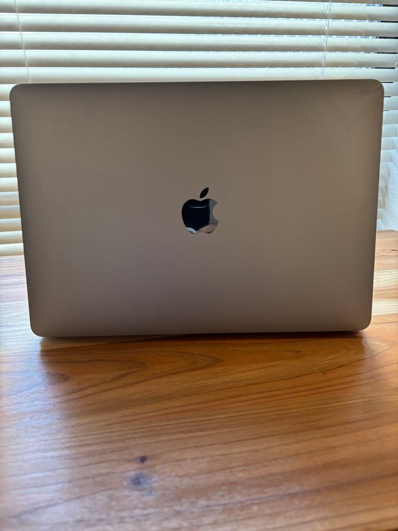 MacBook本体 Apple MacBook Air (M1, 2020) 256GB
