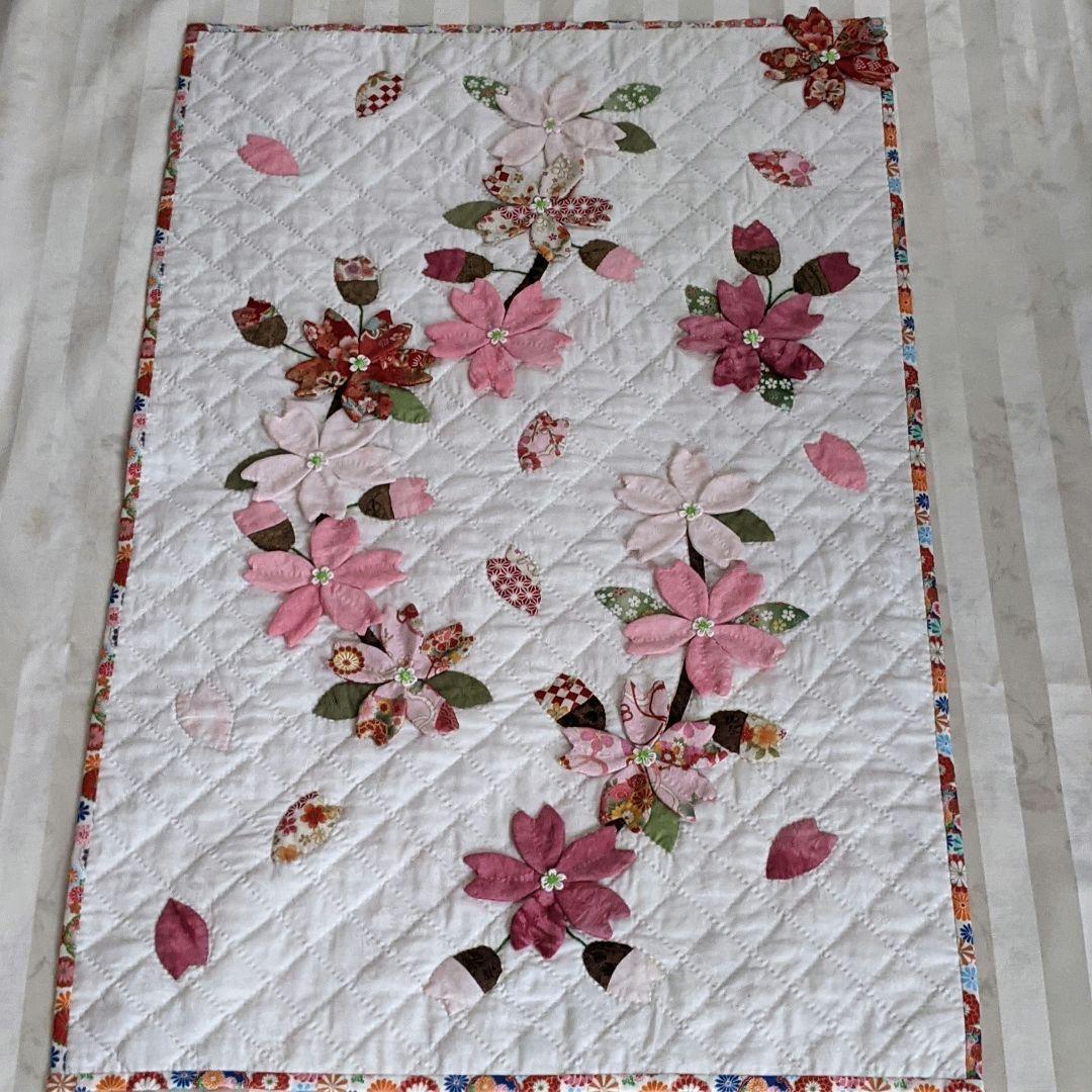 しだれ桜　パッチワークキルト　タペストリー