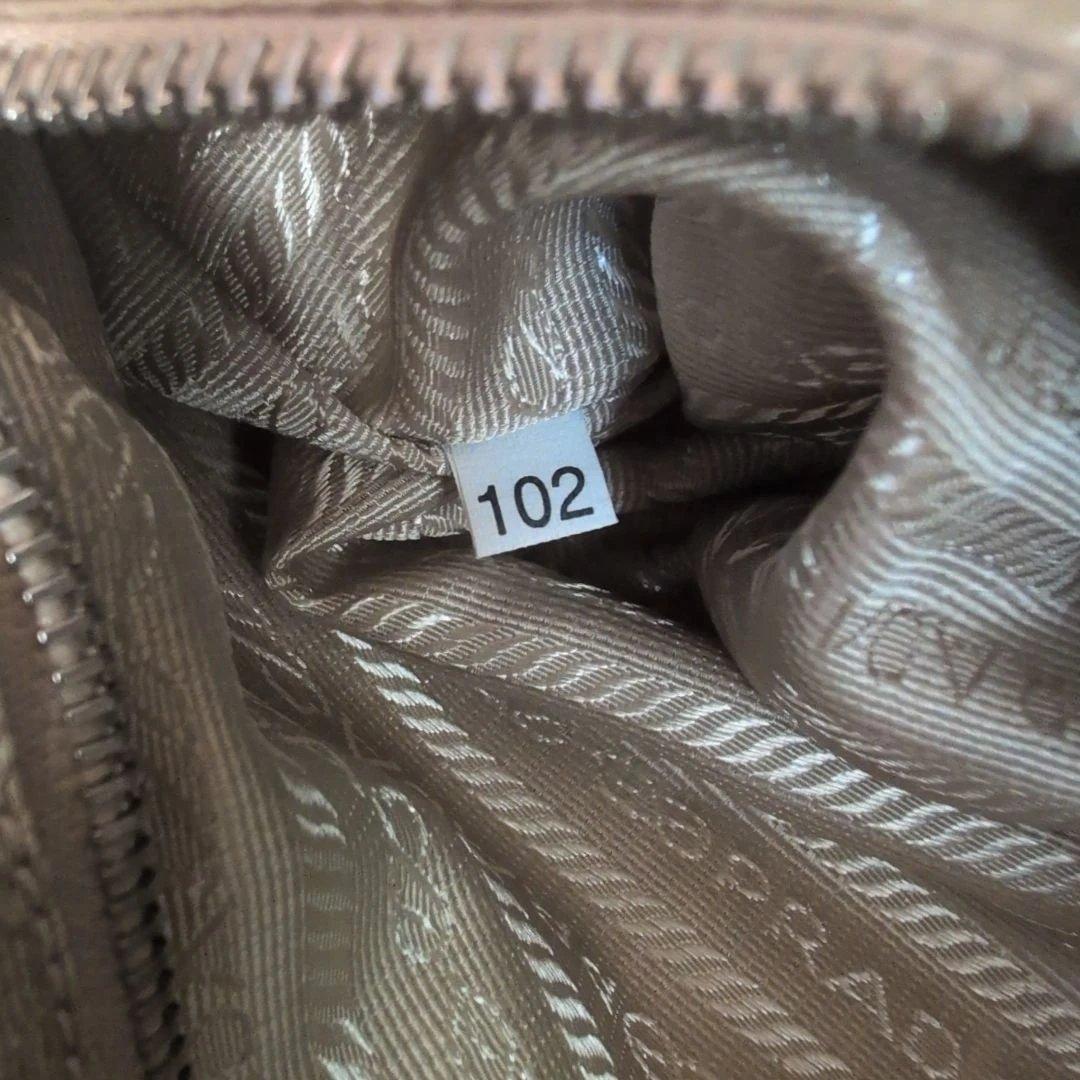 PRADA 　ハンドバッグ レザー　ダイヤル錠付き