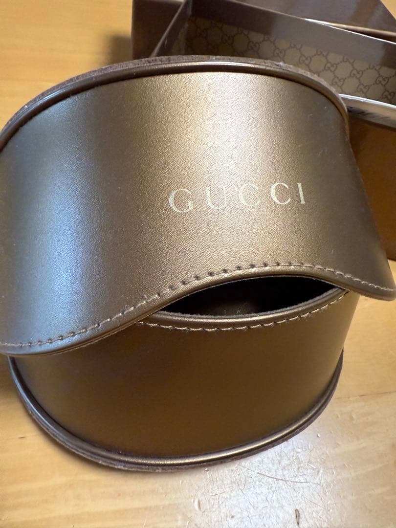 G UCC I サングラス　ケース付　2377