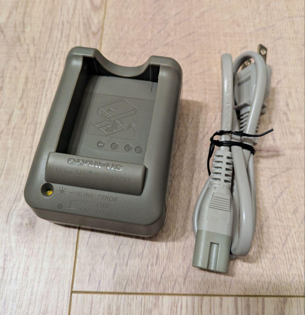 【値下げ中】【おまけ付き】OLYMPUS OM-D E-M10 Mark III