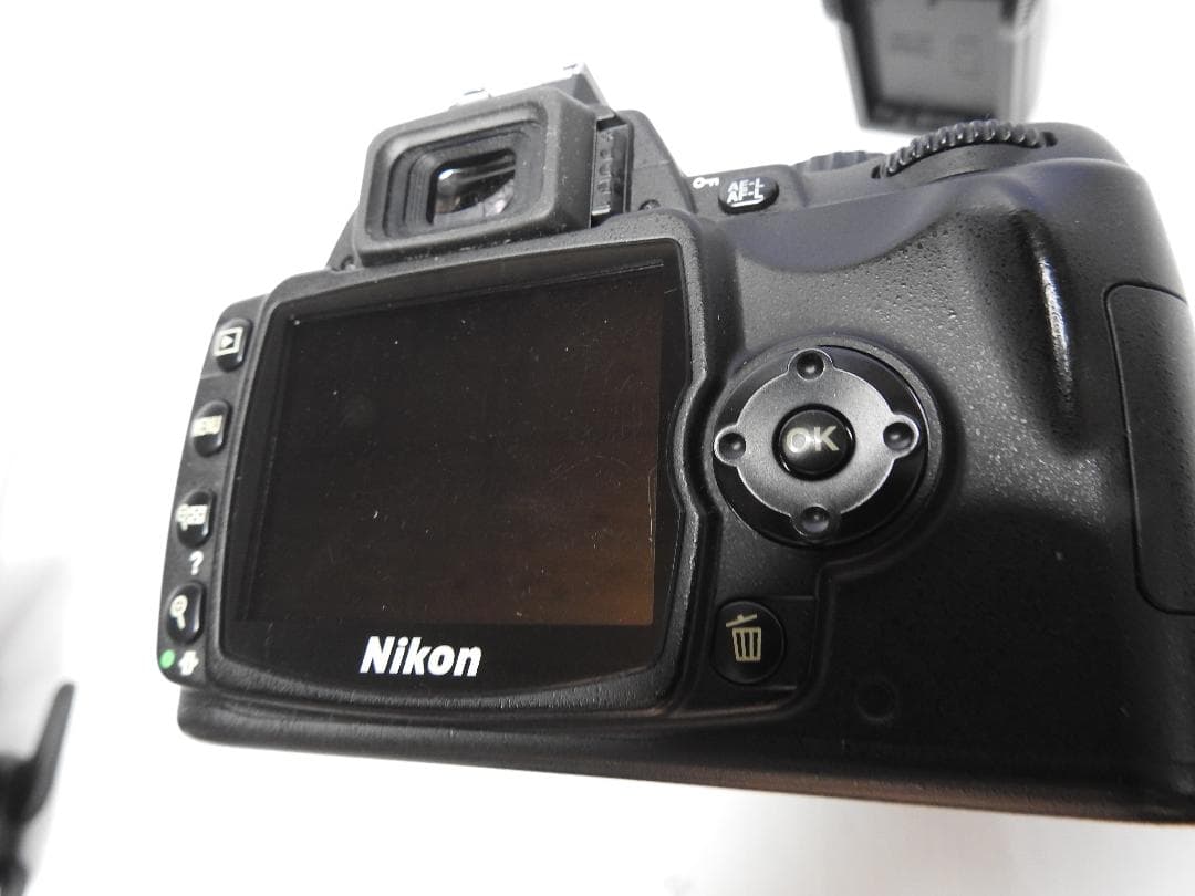 Nikon D40X デジタル一眼レフ (本体とレンズ)