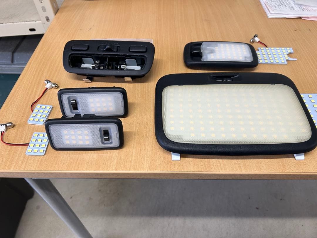 ハイエース　　LEDルームランプ　セット