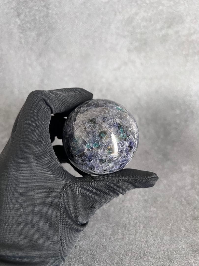 高品質　アイオライト　エメラルド　グリーンカイヤナイト　共生　スフィア