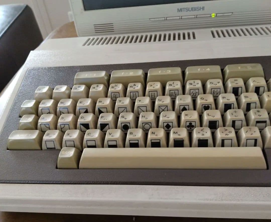 ■NEC PC-8001 + マニュアル３冊　レトロPC ジャンク