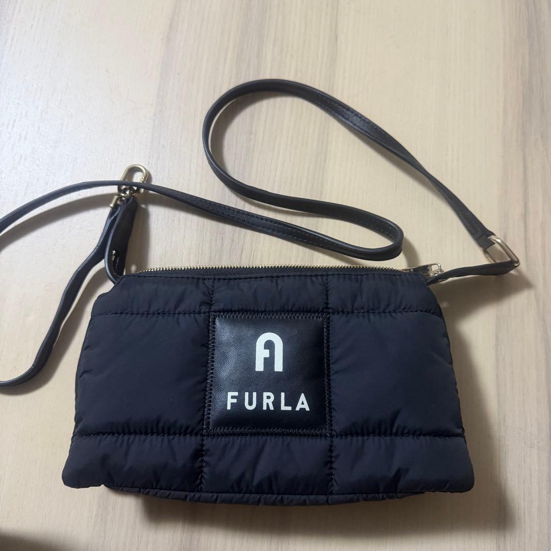 今週限定SALE【FURLA 】PIUMA 黒 キルティング ショルダーバッグ