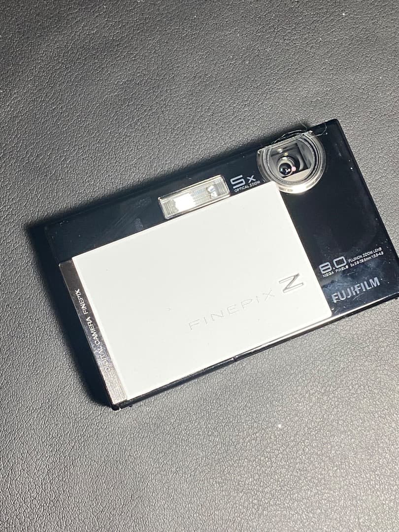 FUJIFILM FinePix Z100fd デジカメ ブラック☓ホワイト