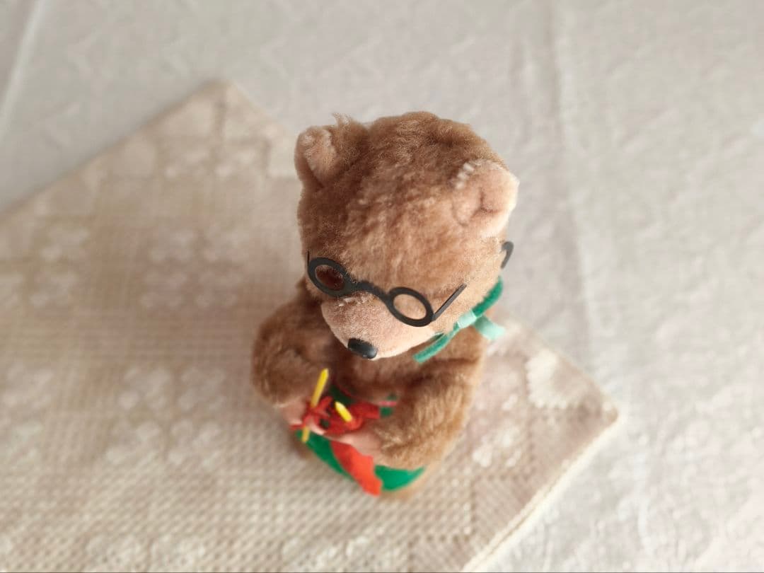 * vintage bear ❀ ゼンマイ仕掛けの 編み物 クマさん
