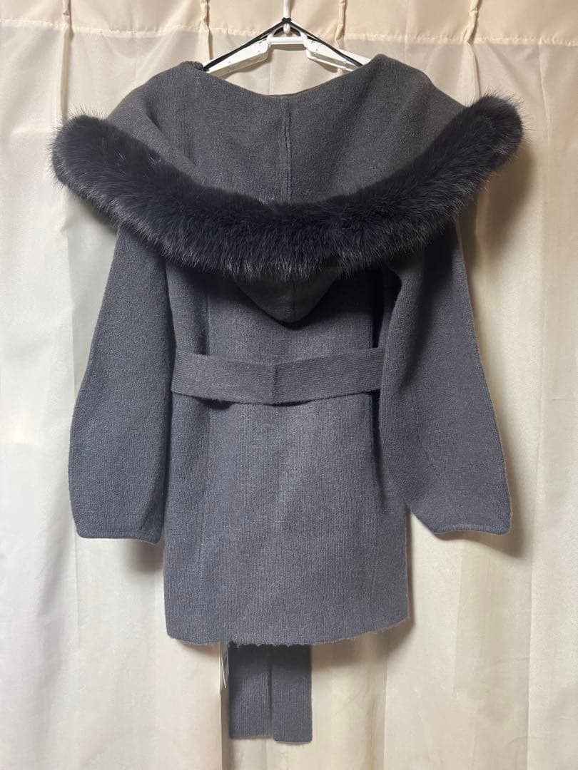 【新品未使用タグ付き】SNIDEL ファーフードニットコート DGRY