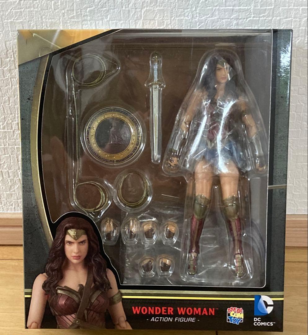 MAFEX ワンダーウーマン フィギュア