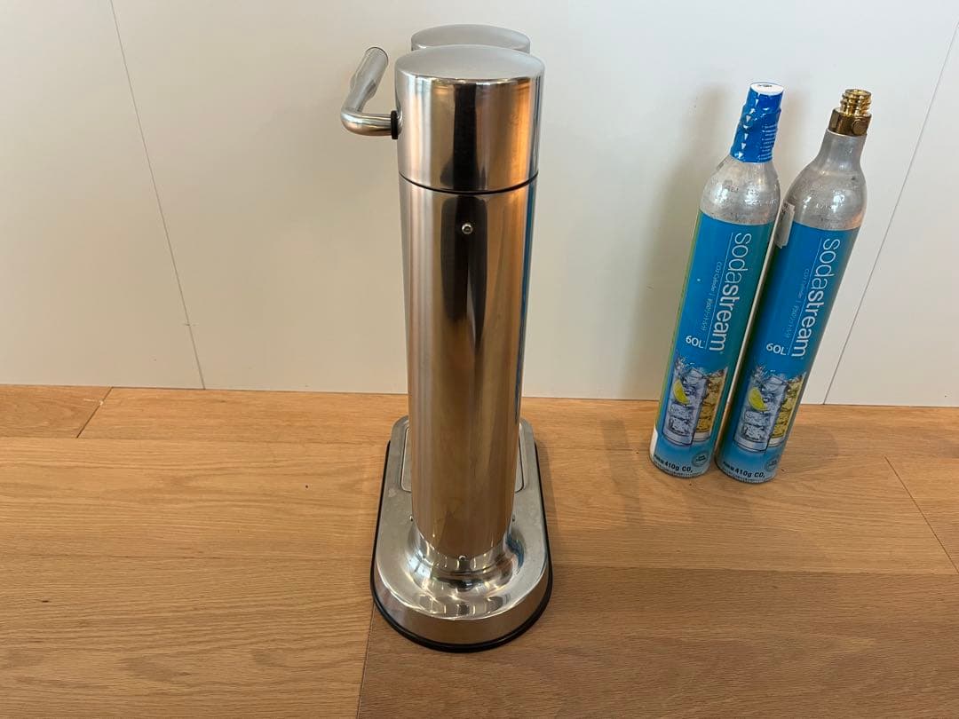 aarke アールケ　炭酸水メーカー ステンレス　専用ボトル1本、ガスボンベ1本