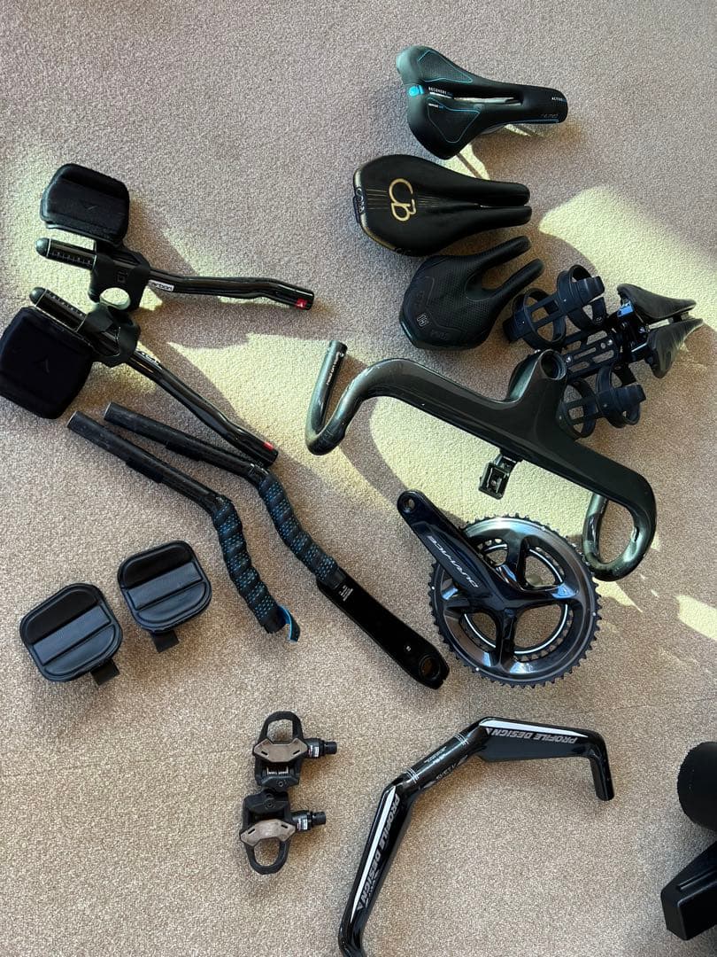 ラ*ン様 DURA-ACEクランクセットとPROFILE DESIGNエアロバー