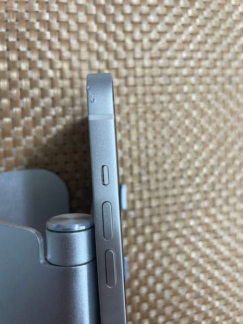 iPhone 13 256 GB スターライトSIMフリー【5232】