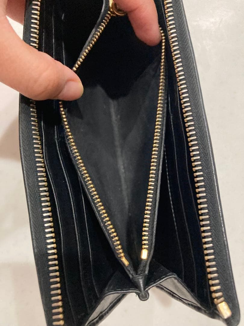 Prada プラダ長財布