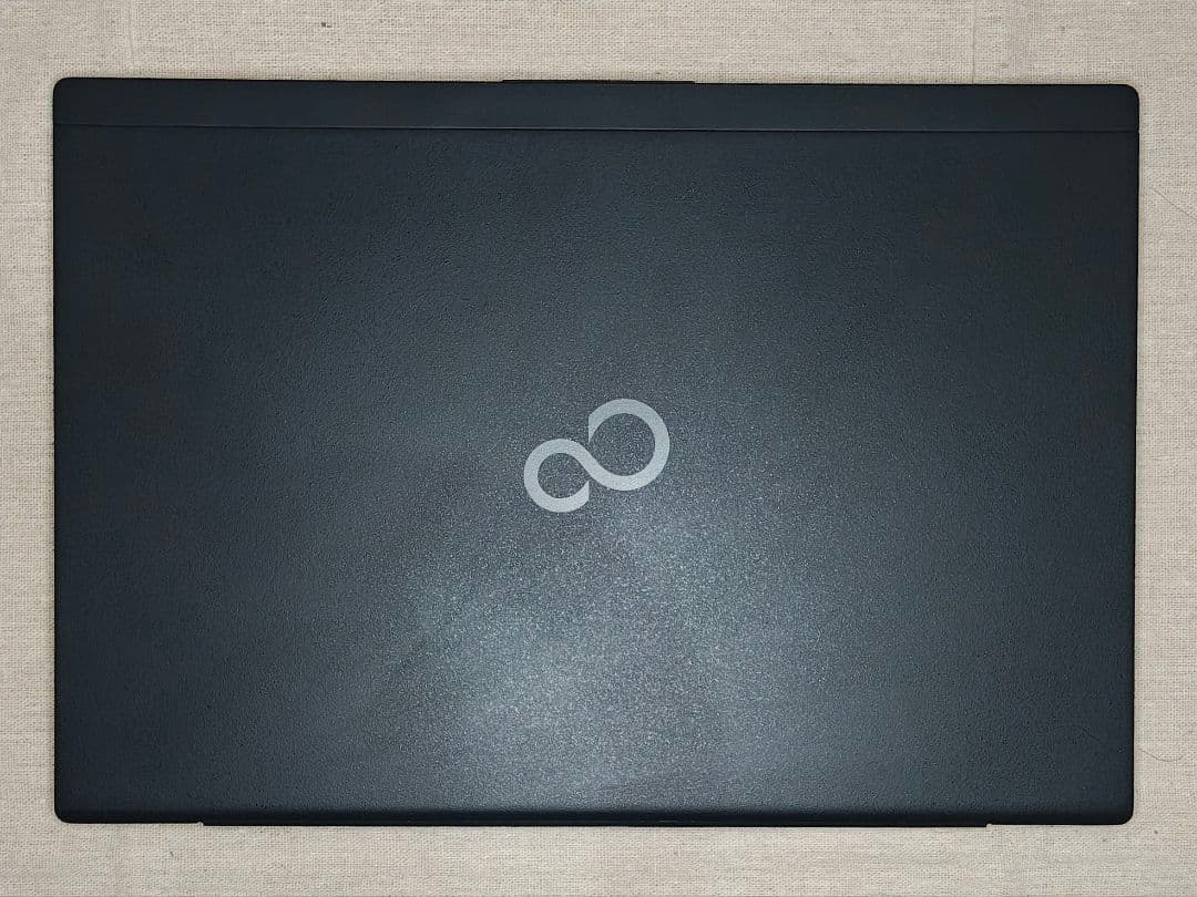 F-95/薄型・軽量777g/10世代i5-10310U/SSD256/8GB