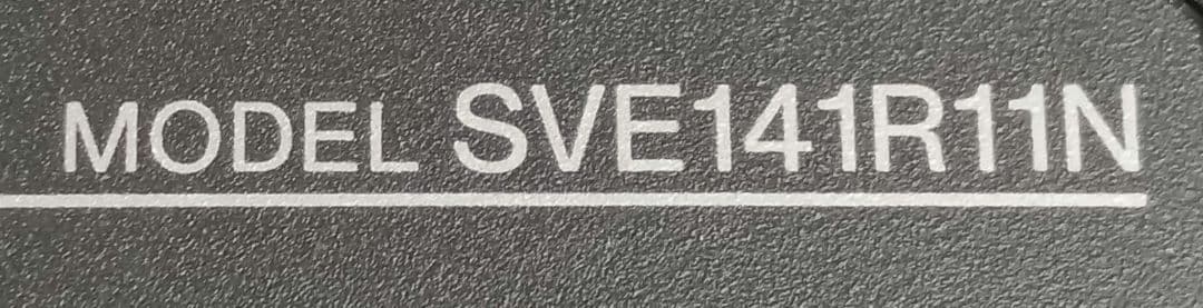 † Sony SVE141R11N 8GB ストレージ無