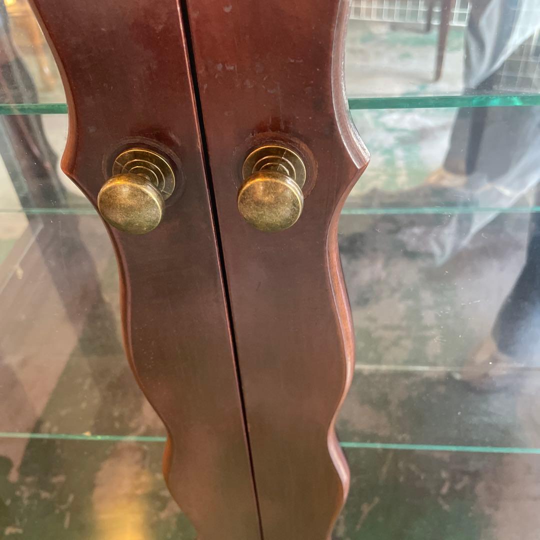 アメリカ製アンティークガラスの飾り棚　猫脚