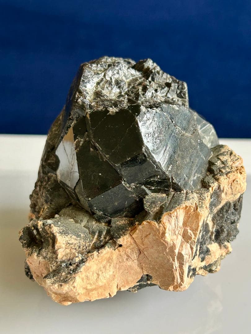 【超特大830g】強力な魔除けの石！ モリオン（黒水晶）クラスター/原石 鑑賞石