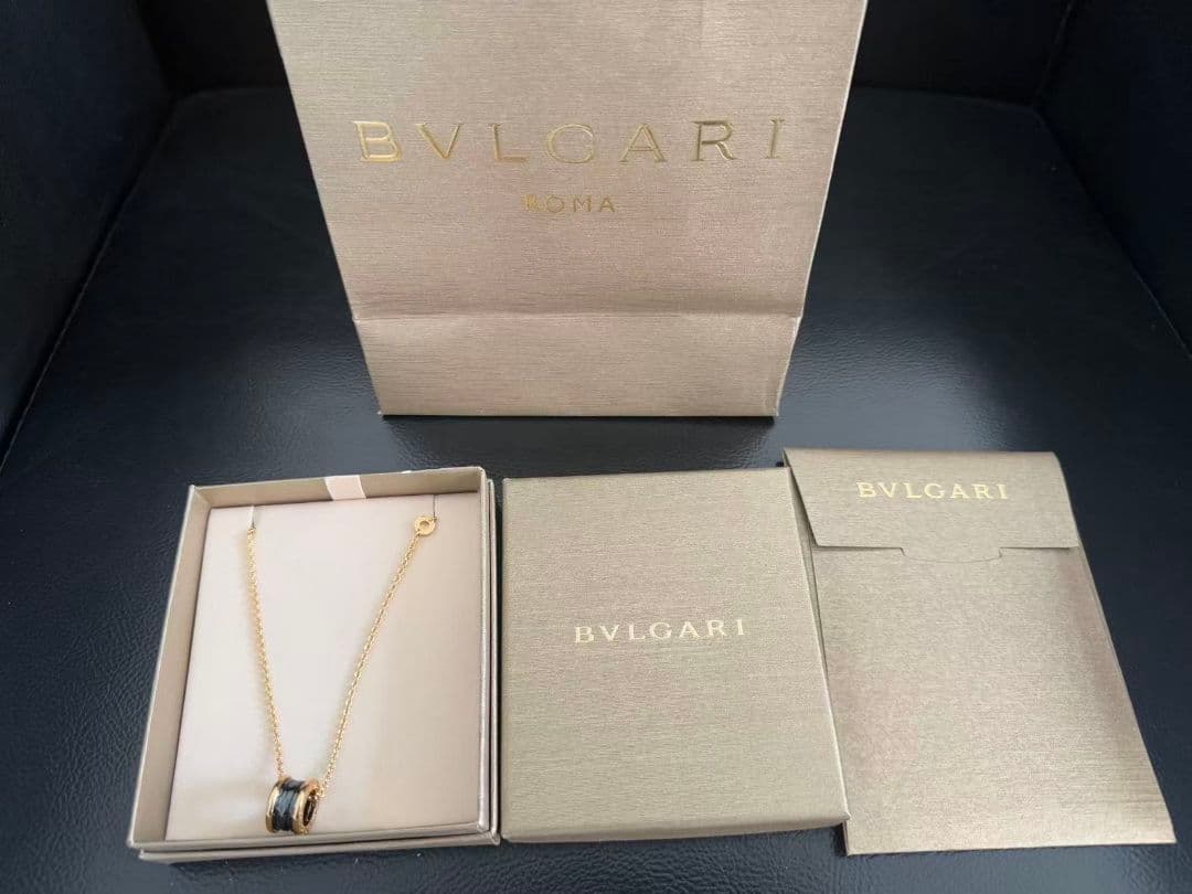 BVLGARI ロゴ入りネックレス 新品同様