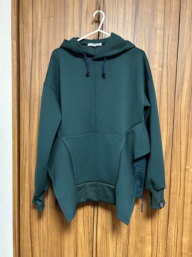SIDE PARTS DETAIL HOODIEサイドパーツディテールフーディー