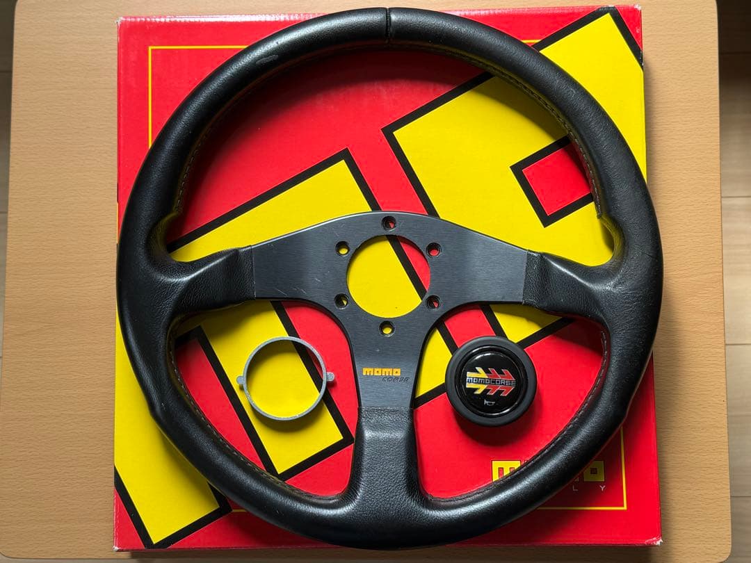 【中古】momo CORSE 35Φステアリングホイール 本体 黒 ホーン 外箱