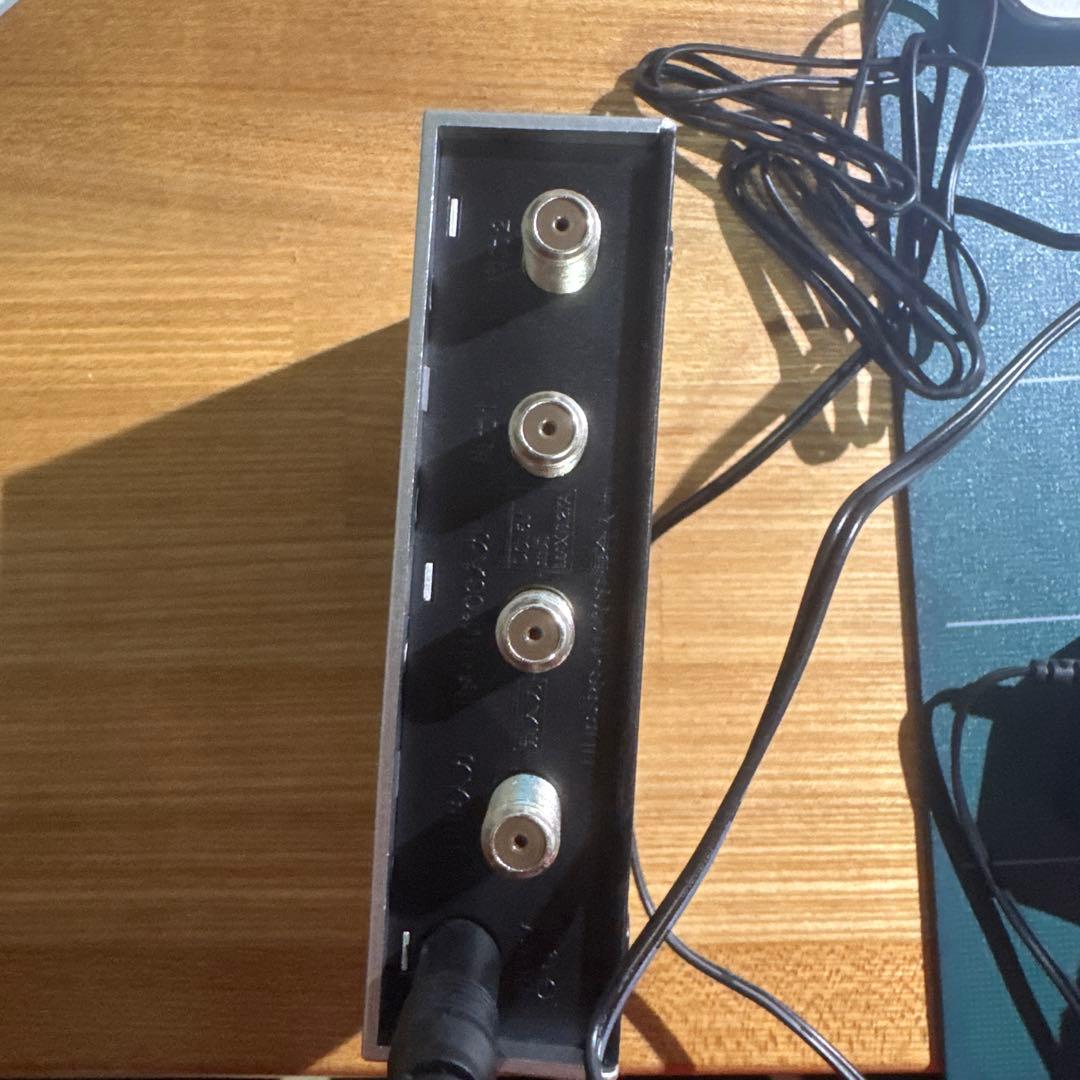 日本アンテナ　4K8K対応 卓上型ブースター／NAVB33SUE-BP