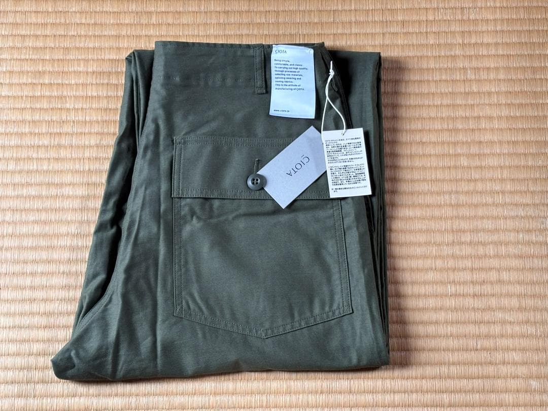 CIOTA スビンコットンバックサテン ベイカーパンツ カーキ５ シオタ