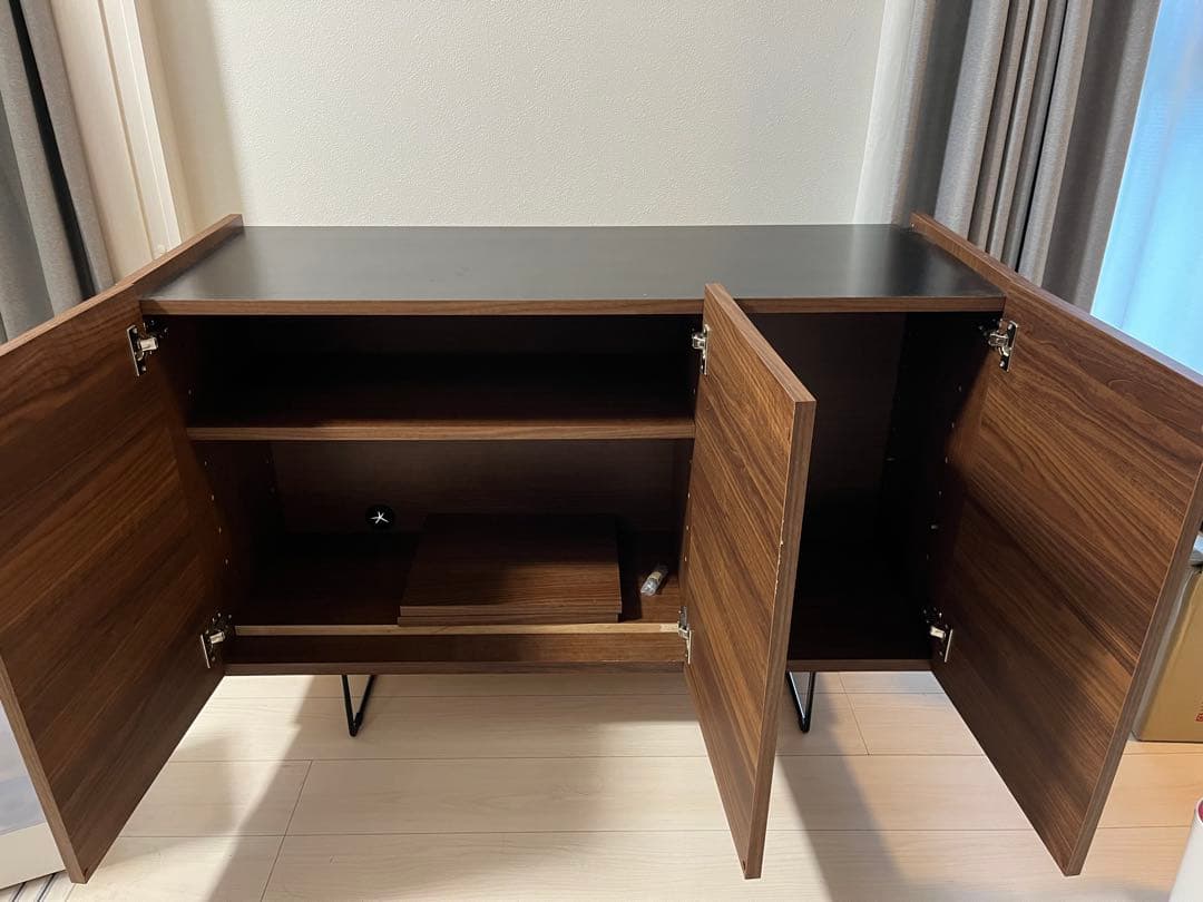 LOWYAサイドボード