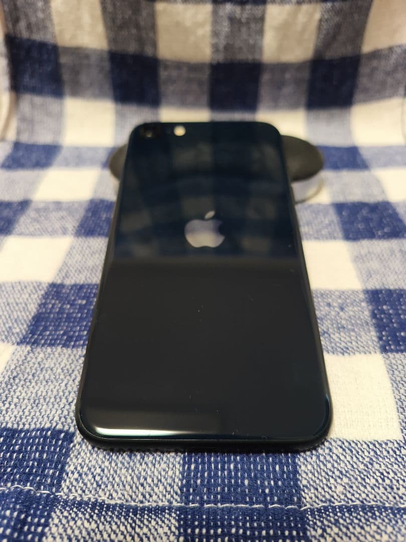 iPhone se3 ミッドナイト バッテリー85%