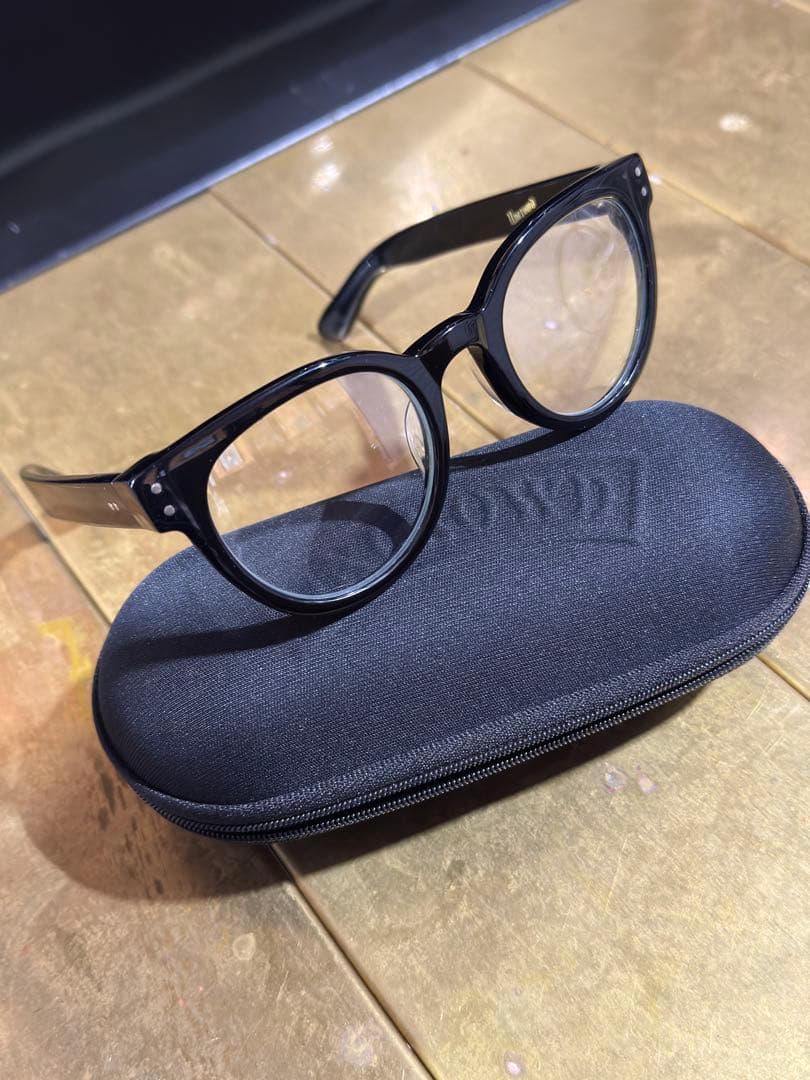 UNCROWD(アンクラウド) BASSARA ブラックフレームx調光レンズ