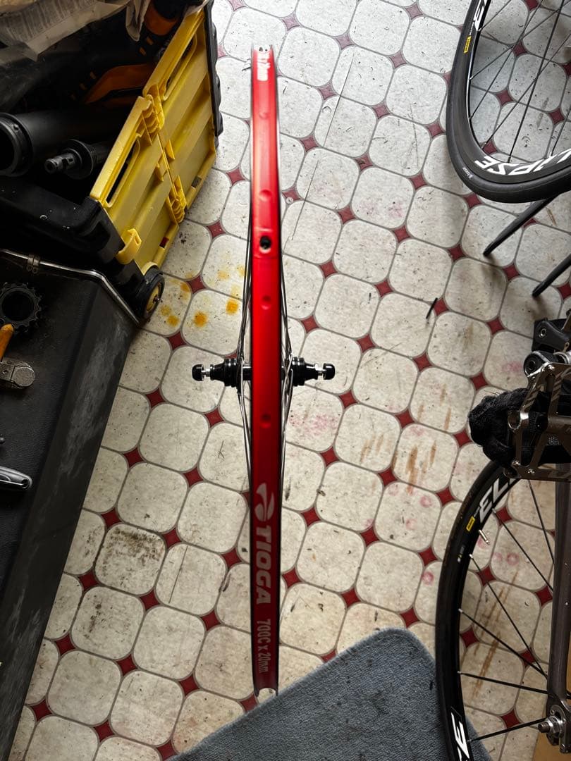 ピストホイール前後タイヤは付属しません