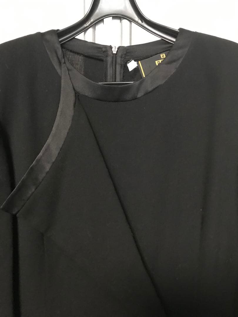 ヴィンテージFendi 黒 長袖 ひざ丈ワンピースL 新品同様