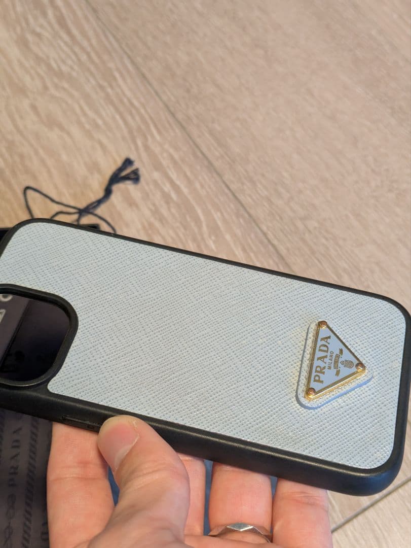 PRADA iPhone15 ケース