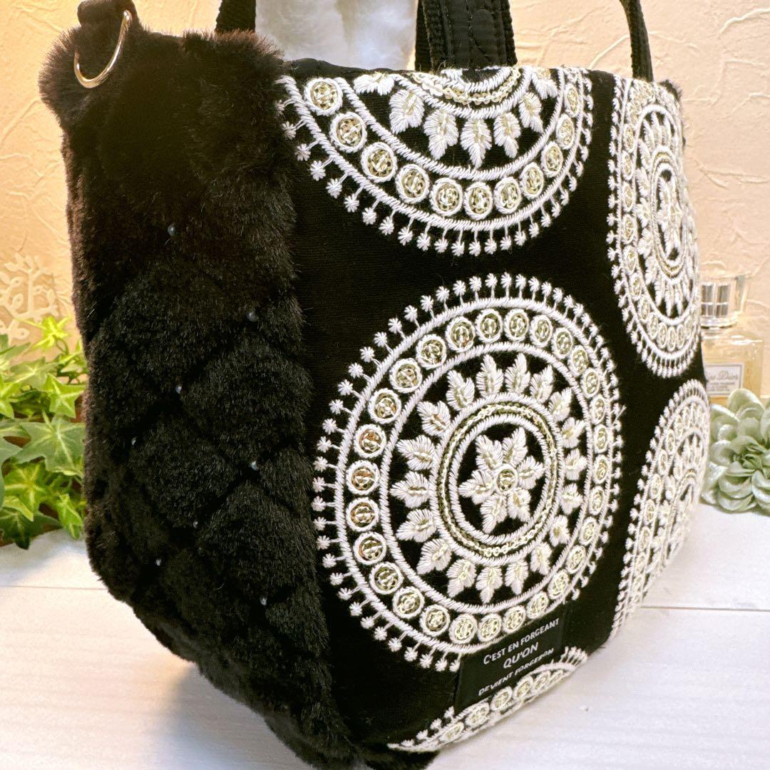 こ*ろ様 コヤンイサムチョン♡新作インド刺繍×パールファーbigルミちゃんのトー